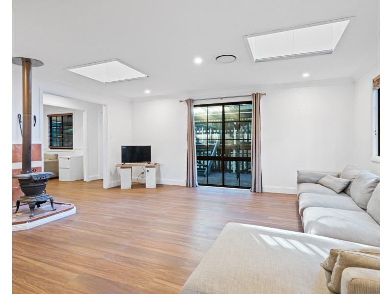 4 Nalkari Avenue, Wyoming NSW 2250