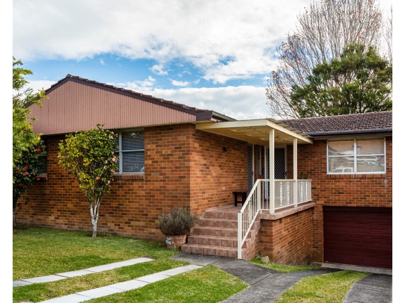 30 Orange  Parade, Wyoming NSW 2250
