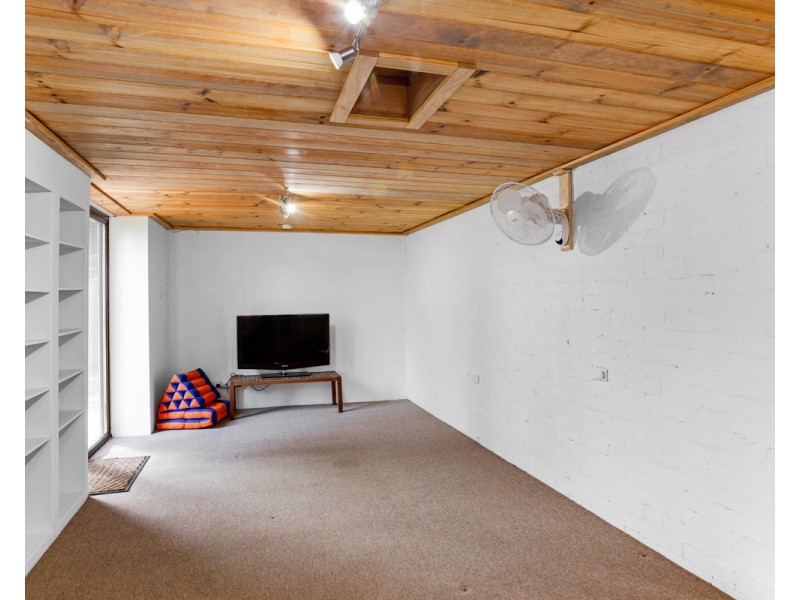 30 Orange  Parade, Wyoming NSW 2250
