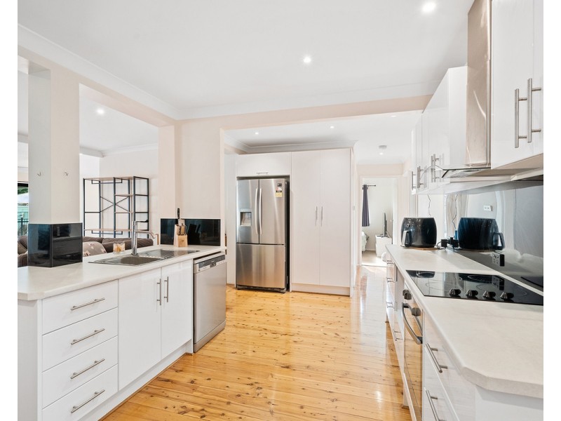 13 Dalton Street, Wyoming NSW 2250