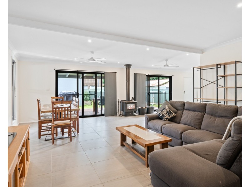 13 Dalton Street, Wyoming NSW 2250