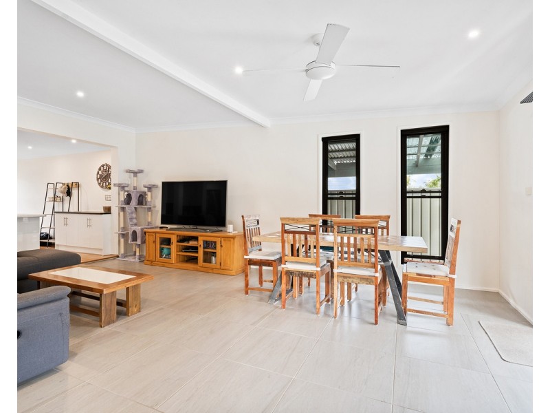 13 Dalton Street, Wyoming NSW 2250