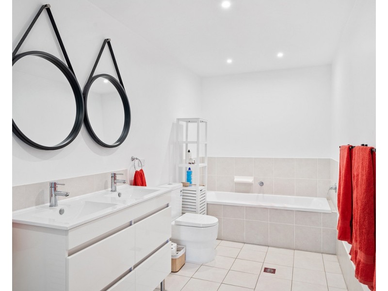 13 Dalton Street, Wyoming NSW 2250