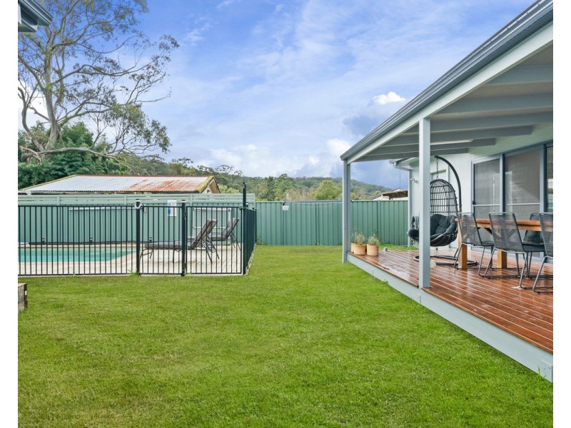 13 Dalton Street, Wyoming NSW 2250