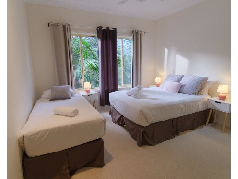 54 Meadow Road, Springfield NSW 2250