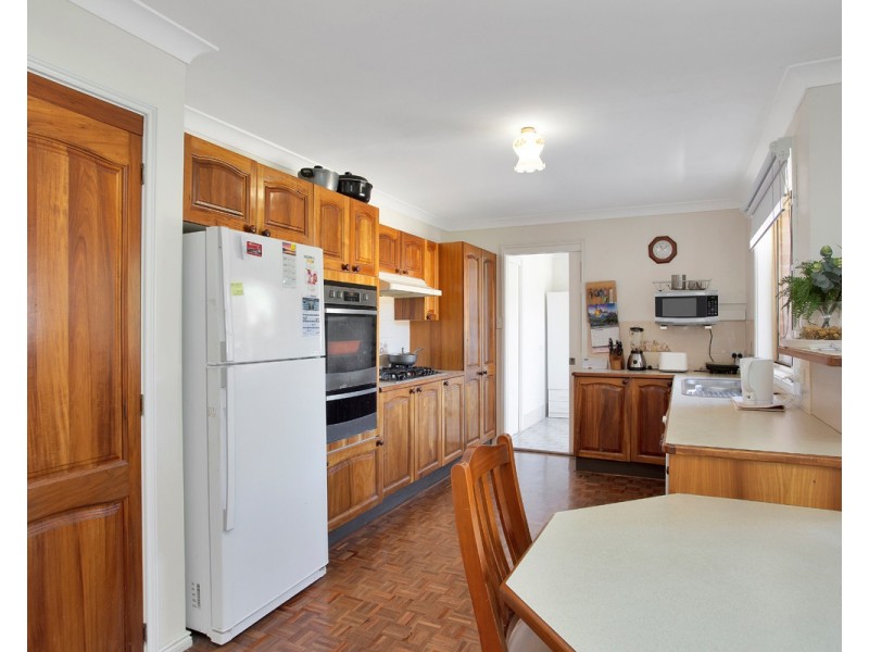 9 Stephen Close, Green Point NSW 2251