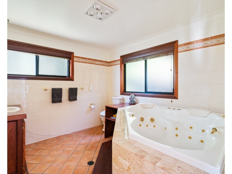 42 Sublime Point Avenue, Tascott NSW 2250