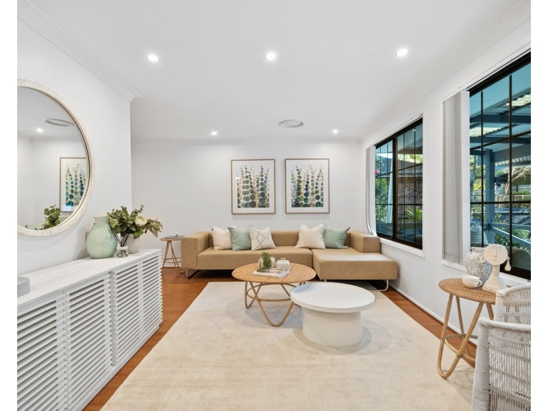 8 Heather Crescent, Wyoming NSW 2250