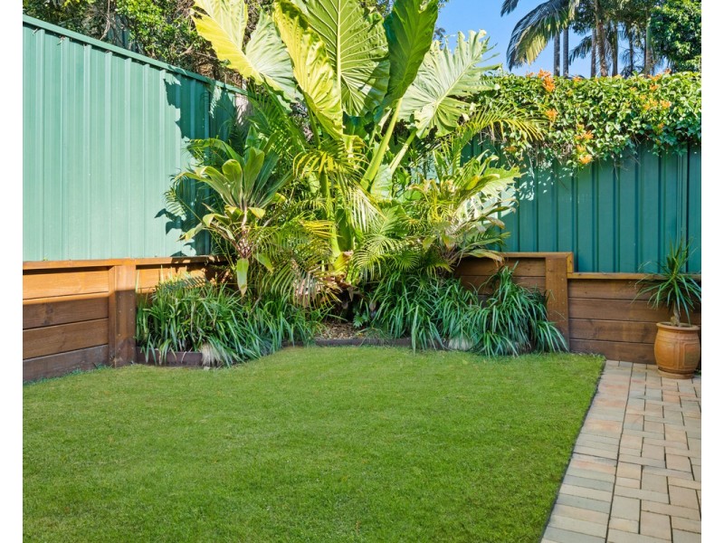27 Rembrae Drive, Green Point NSW 2251