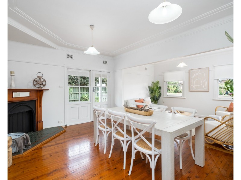 2 Dunn Street, Point Frederick NSW 2250