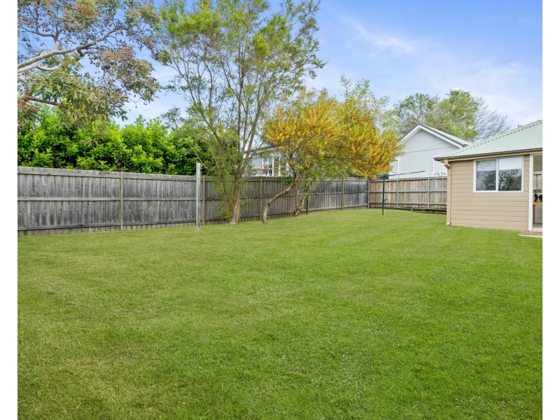 2 Dunn Street, Point Frederick NSW 2250