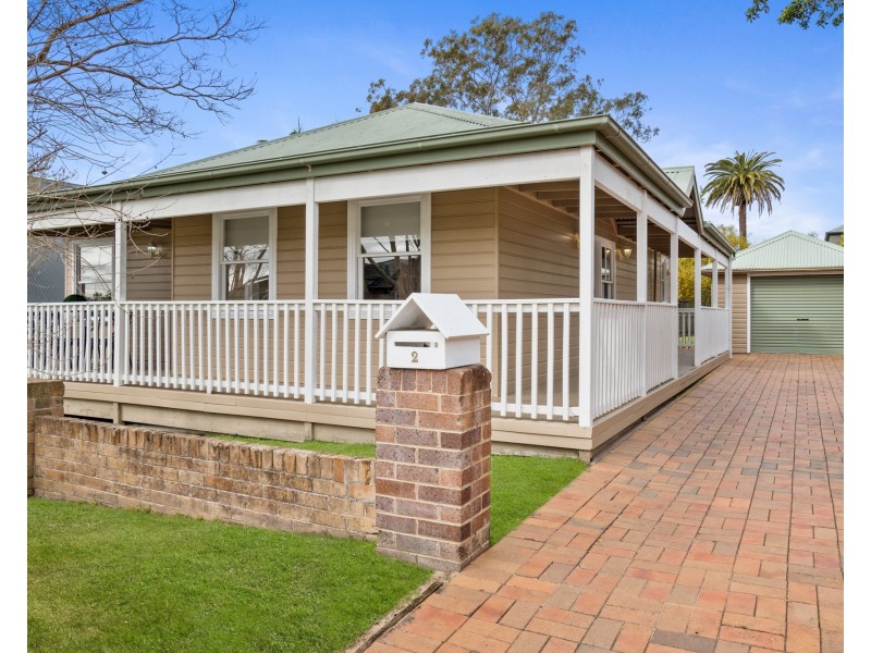 2 Dunn Street, Point Frederick NSW 2250