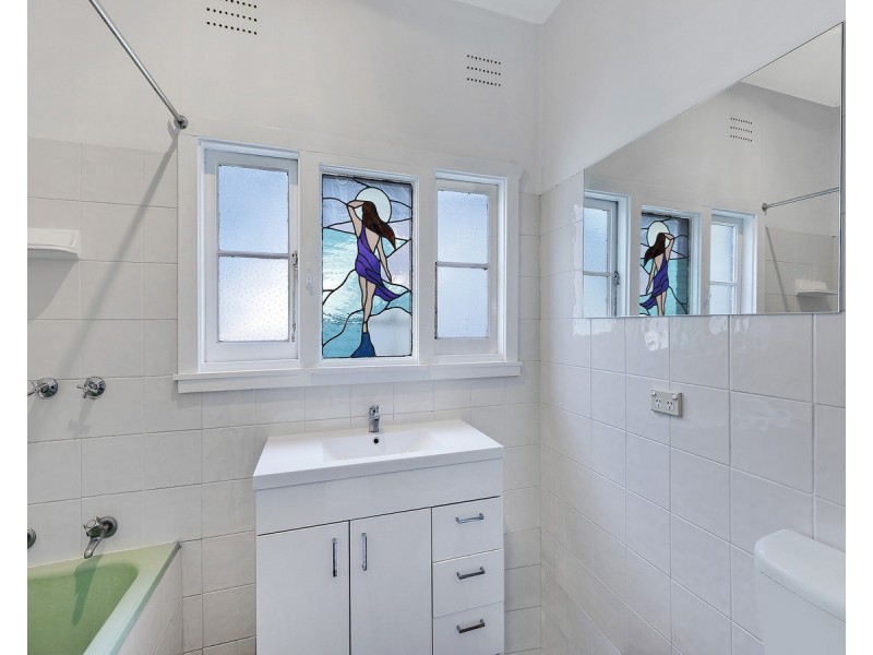 184 Gertrude Street, North Gosford NSW 2250