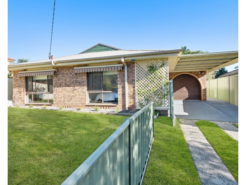 1 Craigend Street, Wyoming NSW 2250