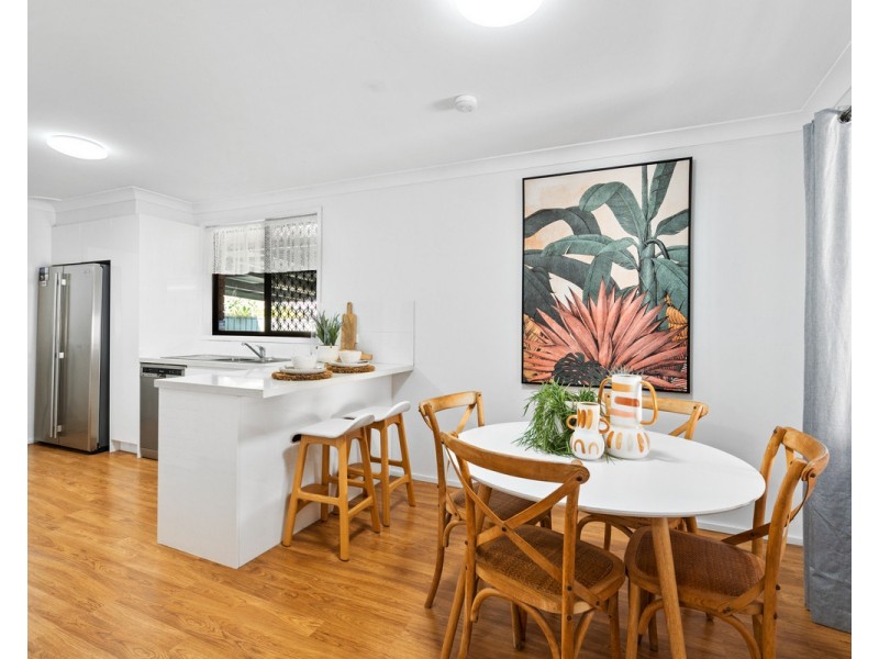 1 Craigend Street, Wyoming NSW 2250