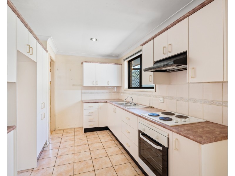 32 Halcyon Street, Wyoming NSW 2250