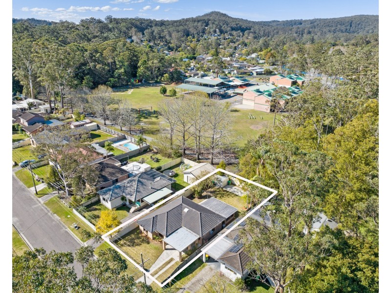 32 Halcyon Street, Wyoming NSW 2250