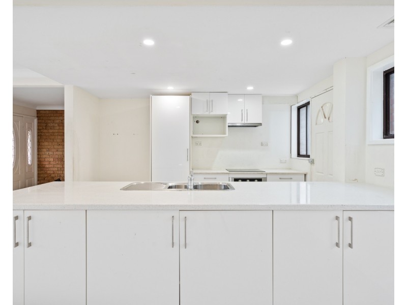 40 North Crescent, Wyoming NSW 2250