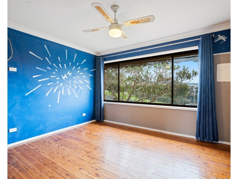 40 North Crescent, Wyoming NSW 2250