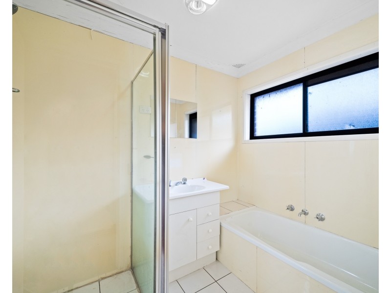 40 North Crescent, Wyoming NSW 2250