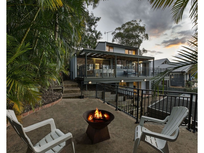 5 Leonie Parade, Green Point NSW 2251