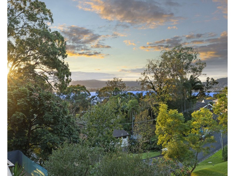 5 Leonie Parade, Green Point NSW 2251