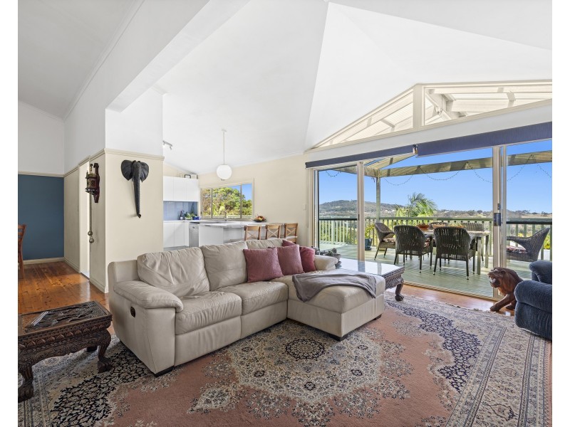 9 Valley View Road, Bateau Bay NSW 2261