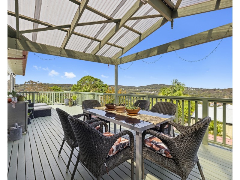 9 Valley View Road, Bateau Bay NSW 2261