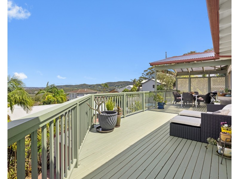 9 Valley View Road, Bateau Bay NSW 2261