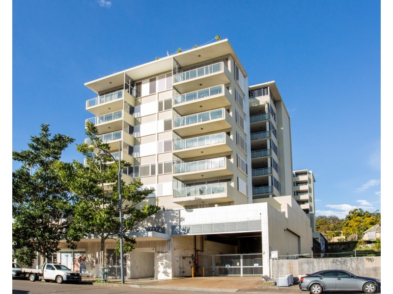 27/12 Baker Street, Gosford NSW 2250