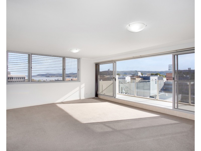 27/12 Baker Street, Gosford NSW 2250