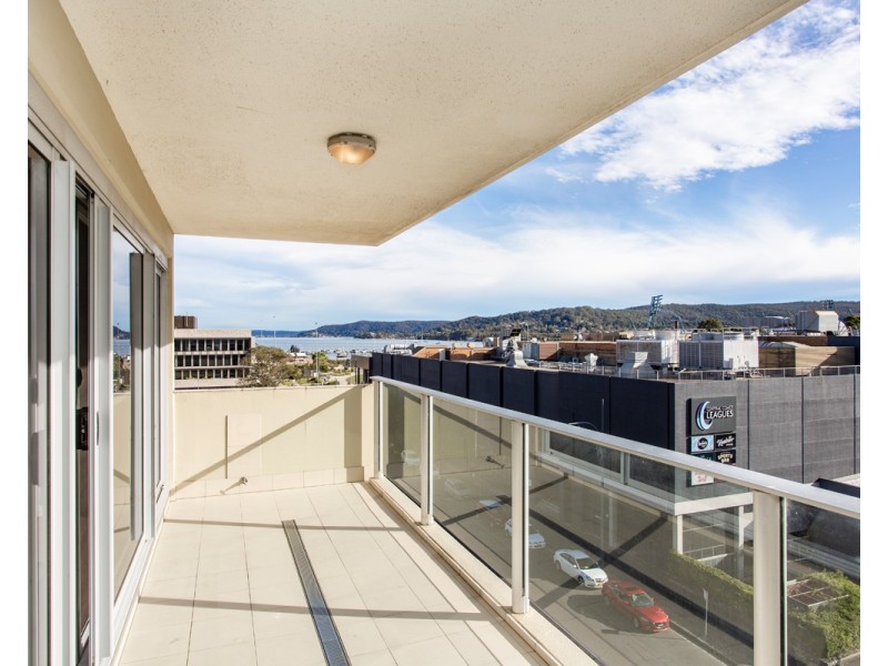 27/12 Baker Street, Gosford NSW 2250