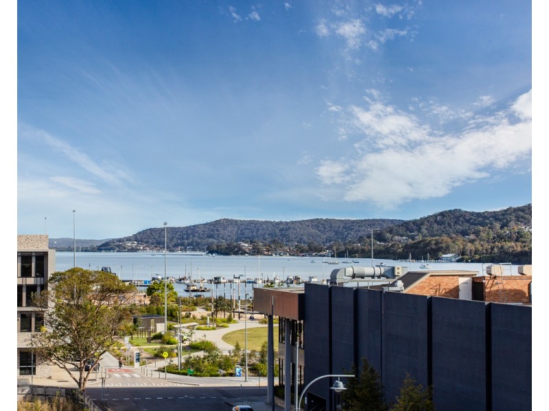 27/12 Baker Street, Gosford NSW 2250