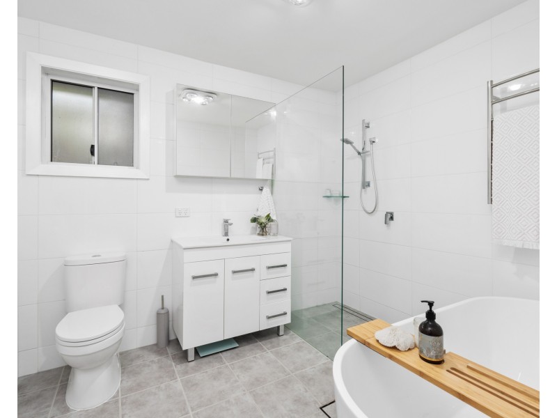 3 Larbonya Avenue, Wyoming NSW 2250