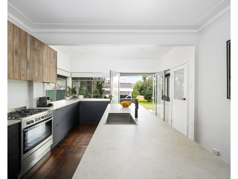 80 Glennie Street, Wyoming NSW 2250