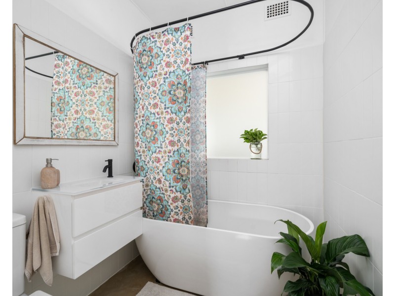 80 Glennie Street, Wyoming NSW 2250