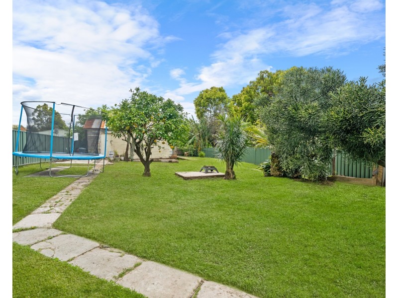 80 Glennie Street, Wyoming NSW 2250