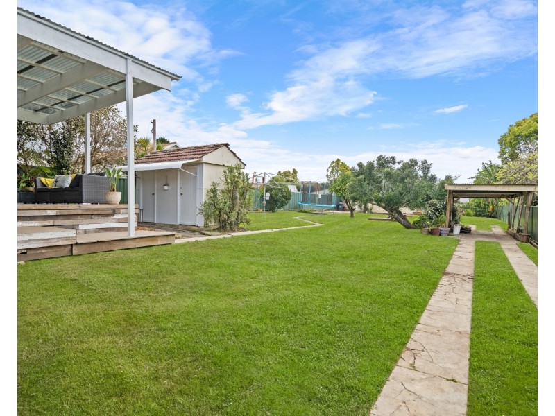 80 Glennie Street, Wyoming NSW 2250