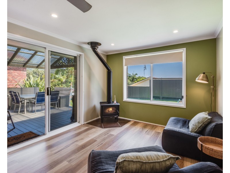 6 Stephen Close, Green Point NSW 2251