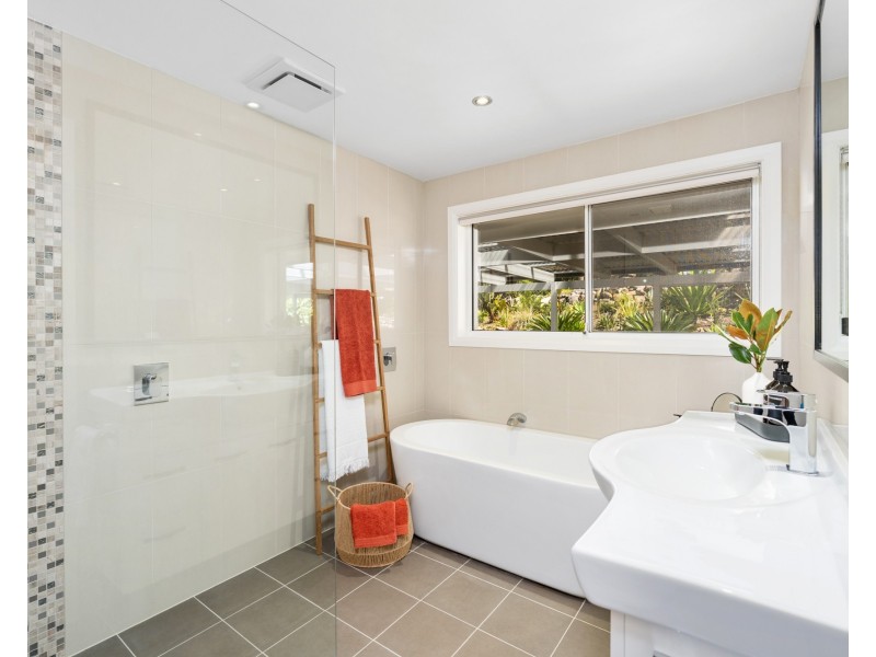 4 Victor Close, Tumbi Umbi NSW 2261