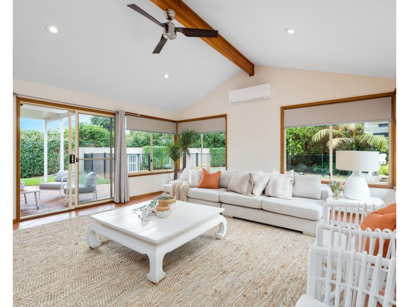 27 Donna Close, Lisarow NSW 2250