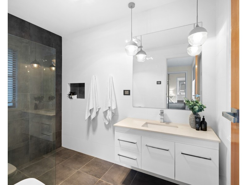 25 Koninderie Parade, Narara NSW 2250