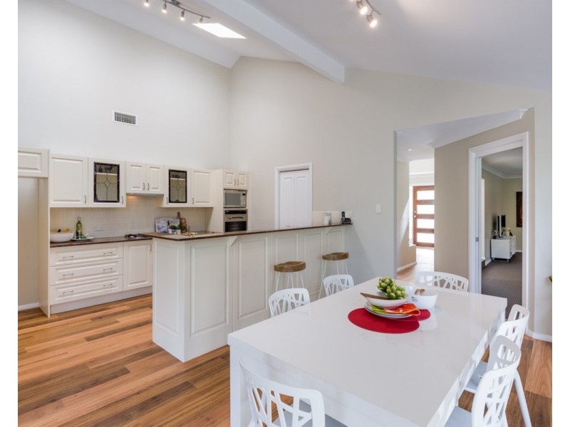 17 Bannister Drive, Erina NSW 2250