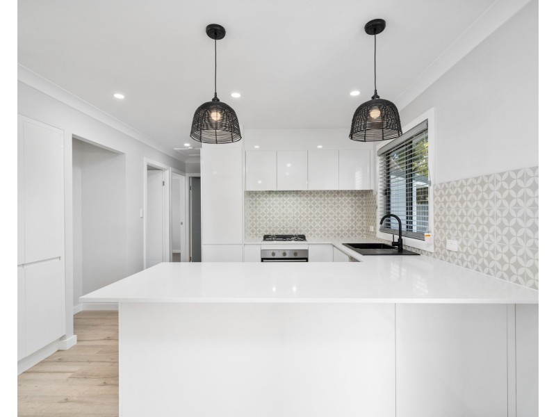 2 Windsor Road, Berkeley Vale NSW 2261