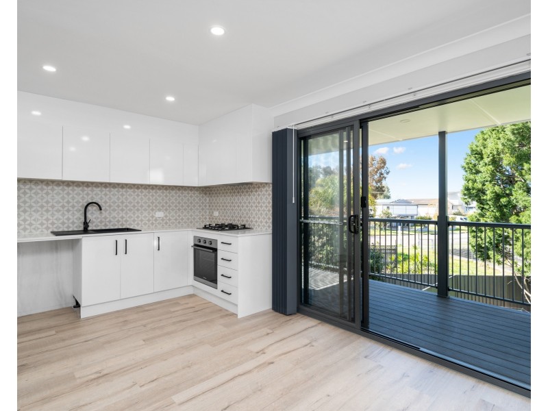 2 Windsor Road, Berkeley Vale NSW 2261