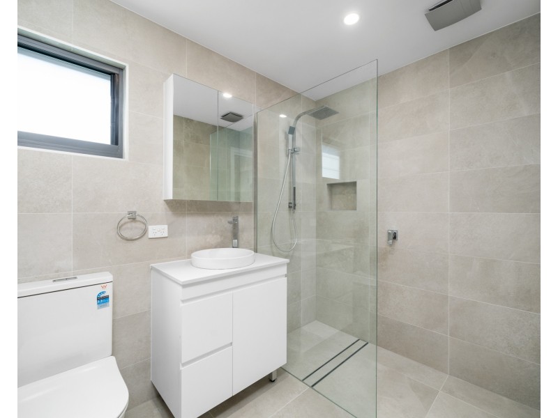 2 Windsor Road, Berkeley Vale NSW 2261