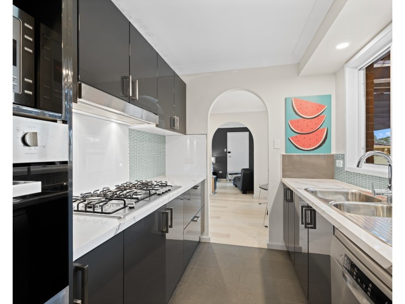 6 Morley Avenue, Bateau Bay NSW 2261