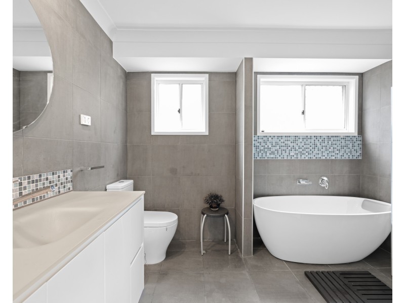 6 Morley Avenue, Bateau Bay NSW 2261