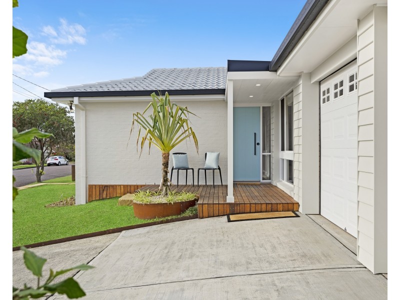 28 Sir Joseph Banks Drive, Bateau Bay NSW 2261