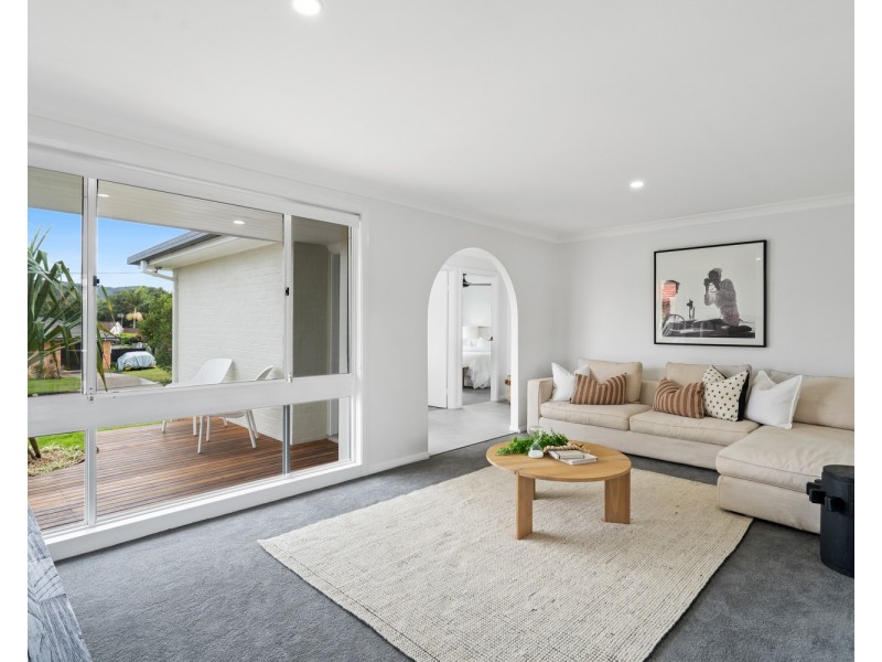 28 Sir Joseph Banks Drive, Bateau Bay NSW 2261